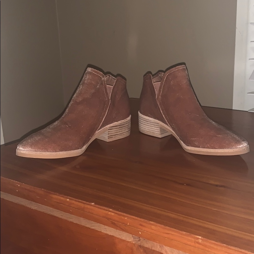 Dolce Vita dusty rose suede boots (only worn once)